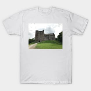 Doune Castle , Scotland t-shirts T-Shirt